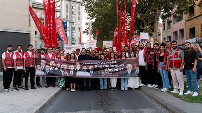 CHP’li Gençler Bayrampaşa’da yürüdü: “Tarihin doğru tarafında duranlar kazanacak!”