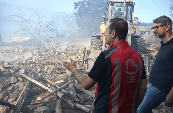 Bakan Kurum, Balıkesir depreminin kesin hasar bilançosunu açıkladı