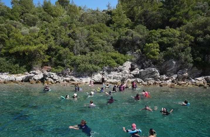 Denizli’de yüzme öğrendiler, Marmaris’te denizle buluştular