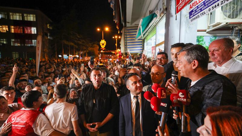 Özgür Özel, Büyük Taarruz’un izinde: “Hep beraber bu ülkeyi bir kez daha kurtarmak için yürüyoruz”