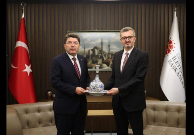 Adalet Bakanı Tunç, İletişim Başkanlığını ziyaret etti