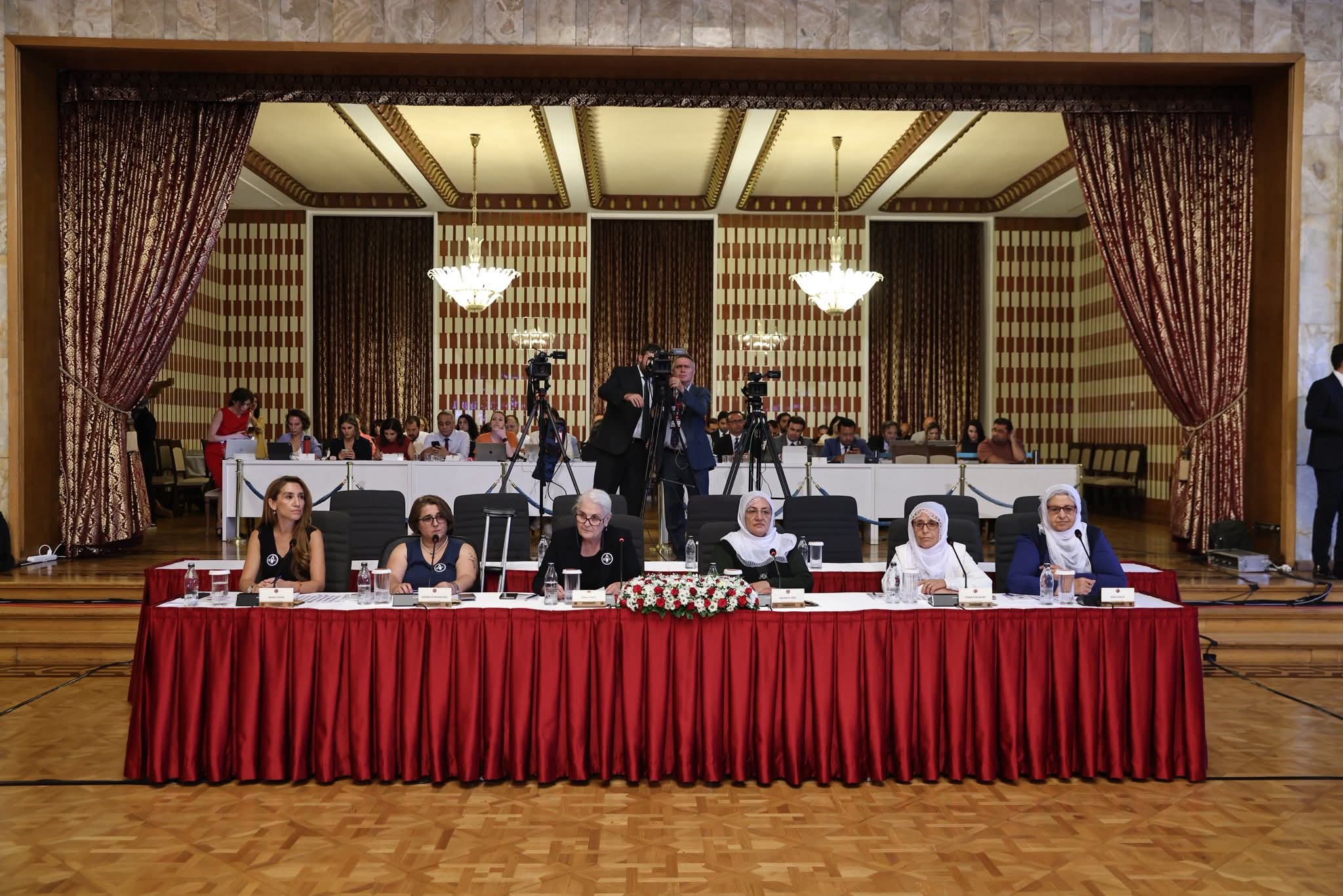 Analar Meclis Komisyonunda: “Çocuklarımızı değil, Silahları toprağa gömelim”