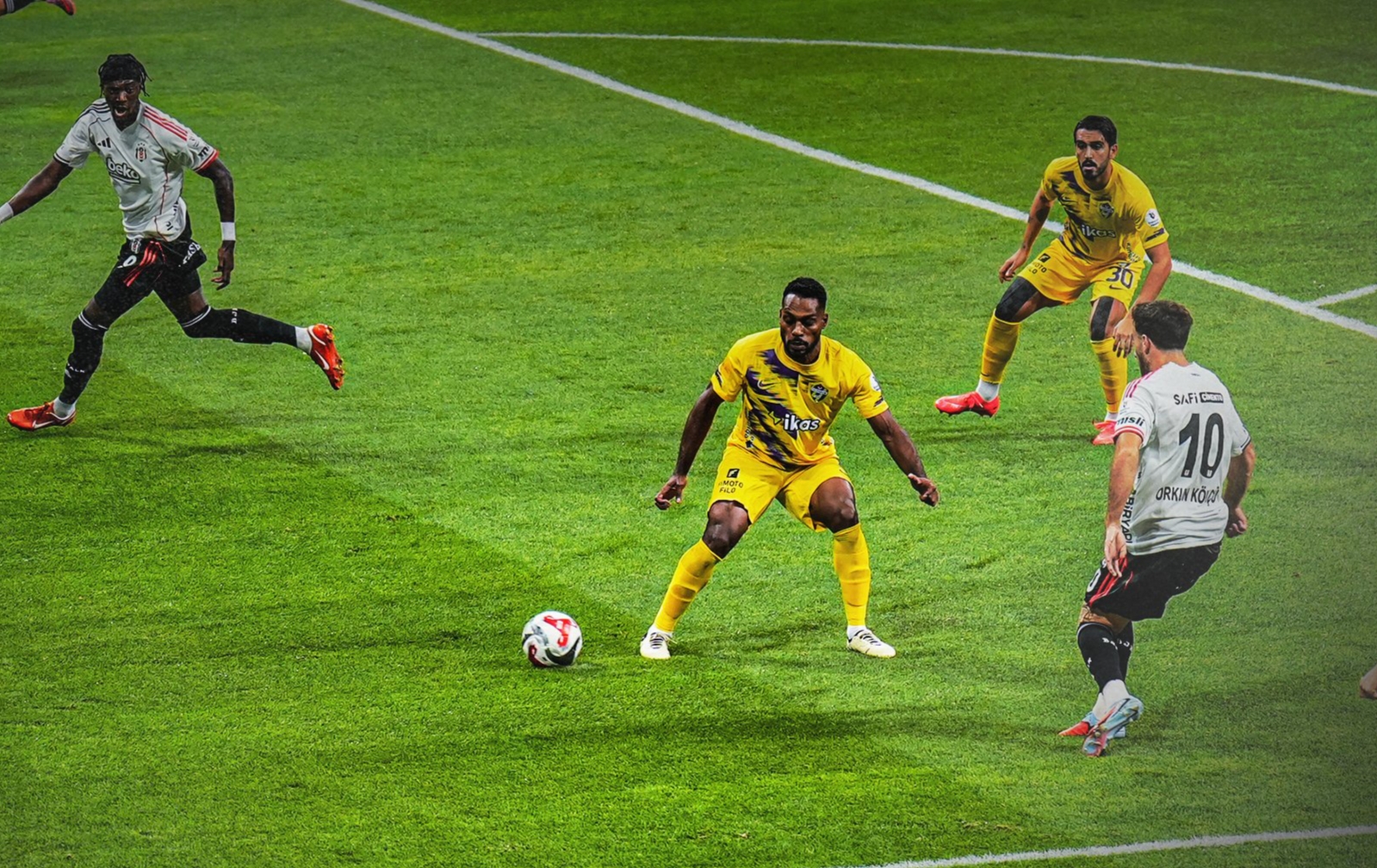 Beşiktaş, Eyüpspor’u 2-1 mağlup etti