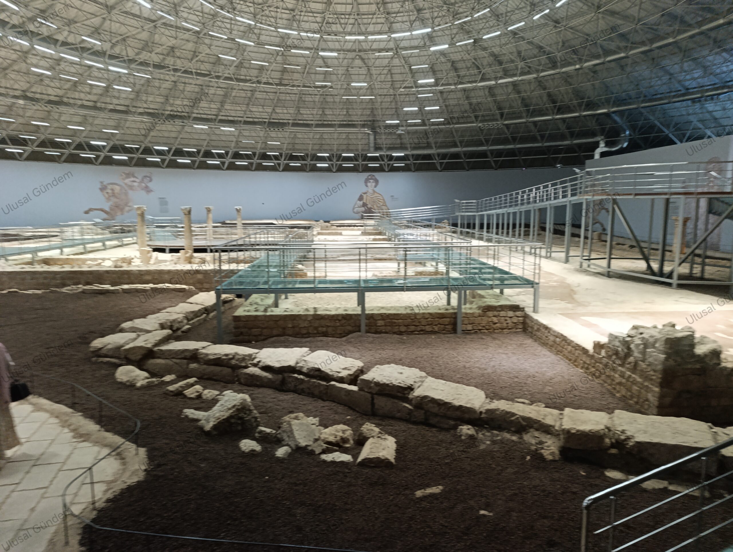 Şanlıurfa’da kavurucu sıcaklar Turizmi vurdu: Termometreler 55 dereceyi gösterdi!