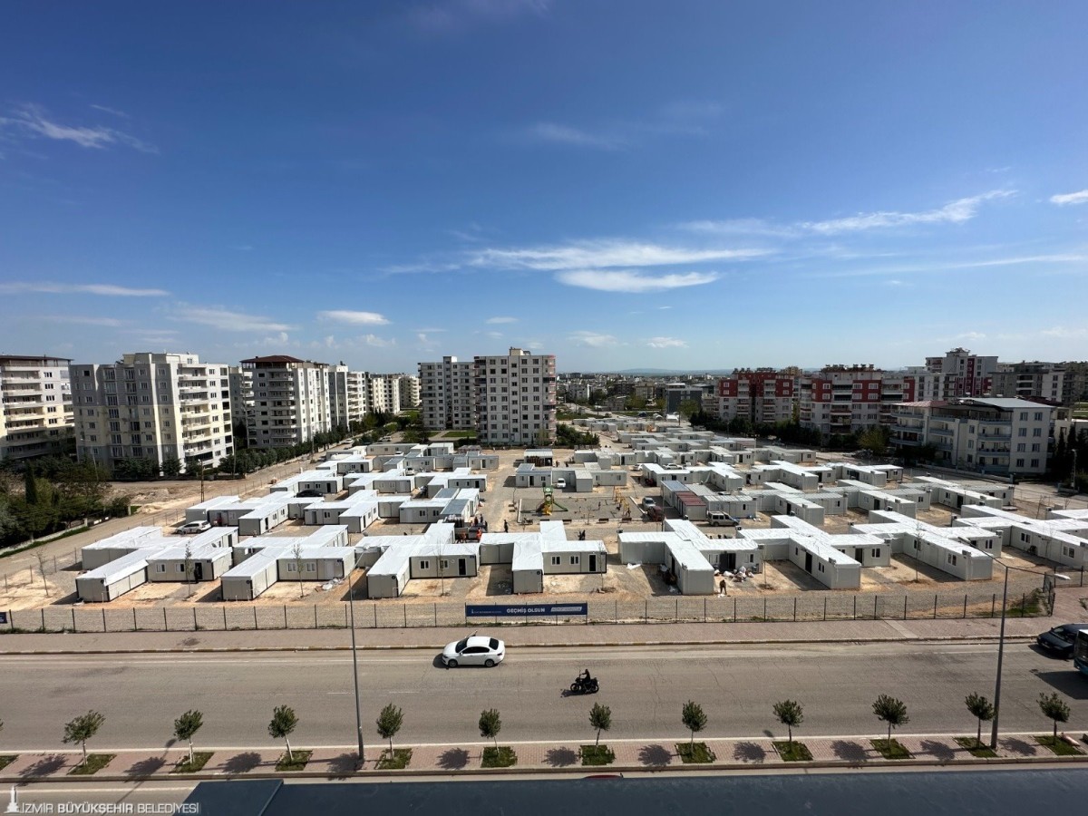 Adıyaman’da konteyner krizi: “Kalıcı Konutlar Hazır Değil” diyen depremzedelere Vali’den yanıt