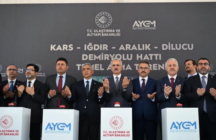 Zengezur Koridoru’na kritik adım: Türkiye-Azerbaycan arasında yeni demiryolu hattının temeli atıldı