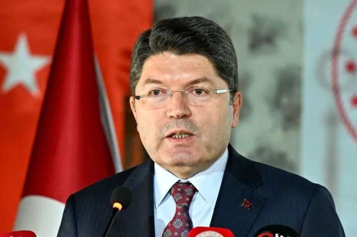 Adalet Bakanı Tunç’tan Özgür Özel’e yanıt: “HSK Sizin dediğiniz tarihte toplanmaz, Dilekçenizin içi boş”