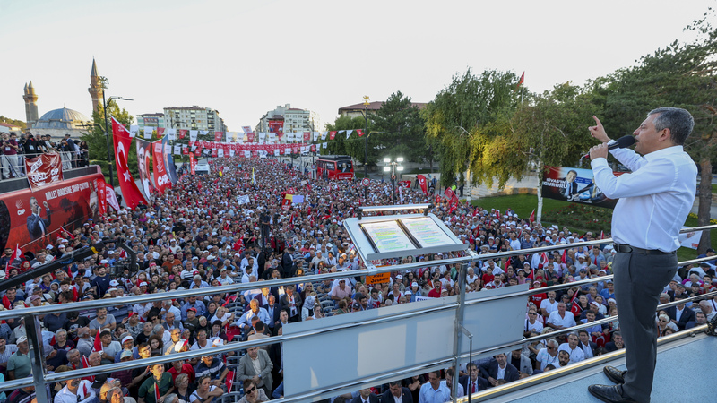 Özgür Özel Sivas’tan Meydan Okudu: “Ey Erdoğan, Millet Sandık İstiyor, Kaçma; Getir Sandığı!”