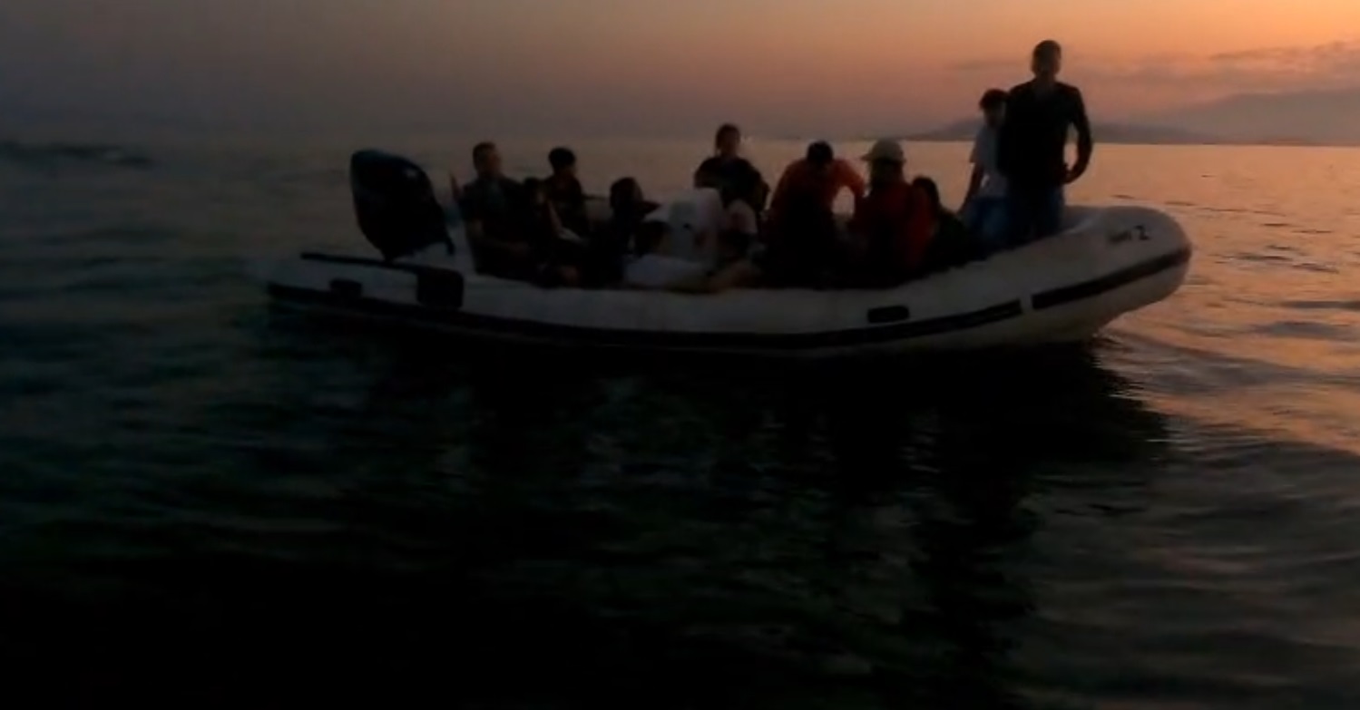 İzmir’de göçmen hareketliliği: Bir günde 81 kişi kurtarıldı, 2 kaçakçı yakalandı