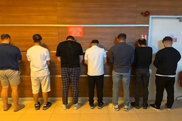 Bakan Yerlikaya açıkladı: Şehit ailesini dolandıran 11 şüpheli yakalandı