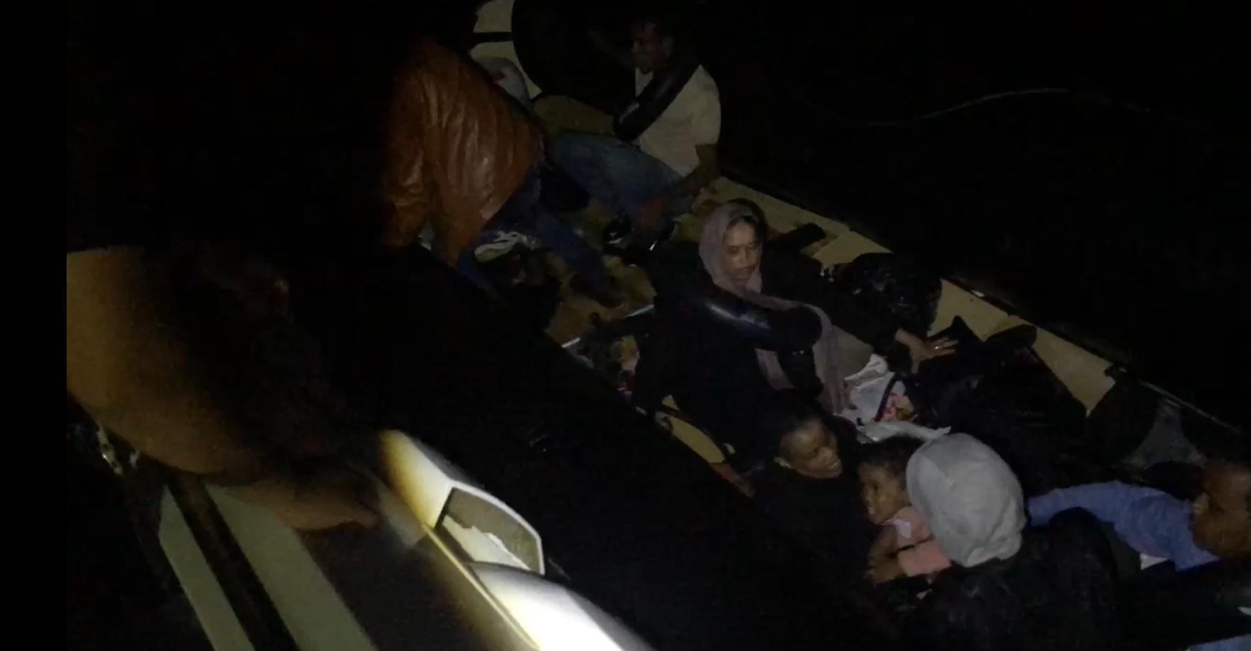 İzmir’de Göçmen kaçakçılığına darbe: Bir günde 90 göçmen ve 2 organizatör yakalandı