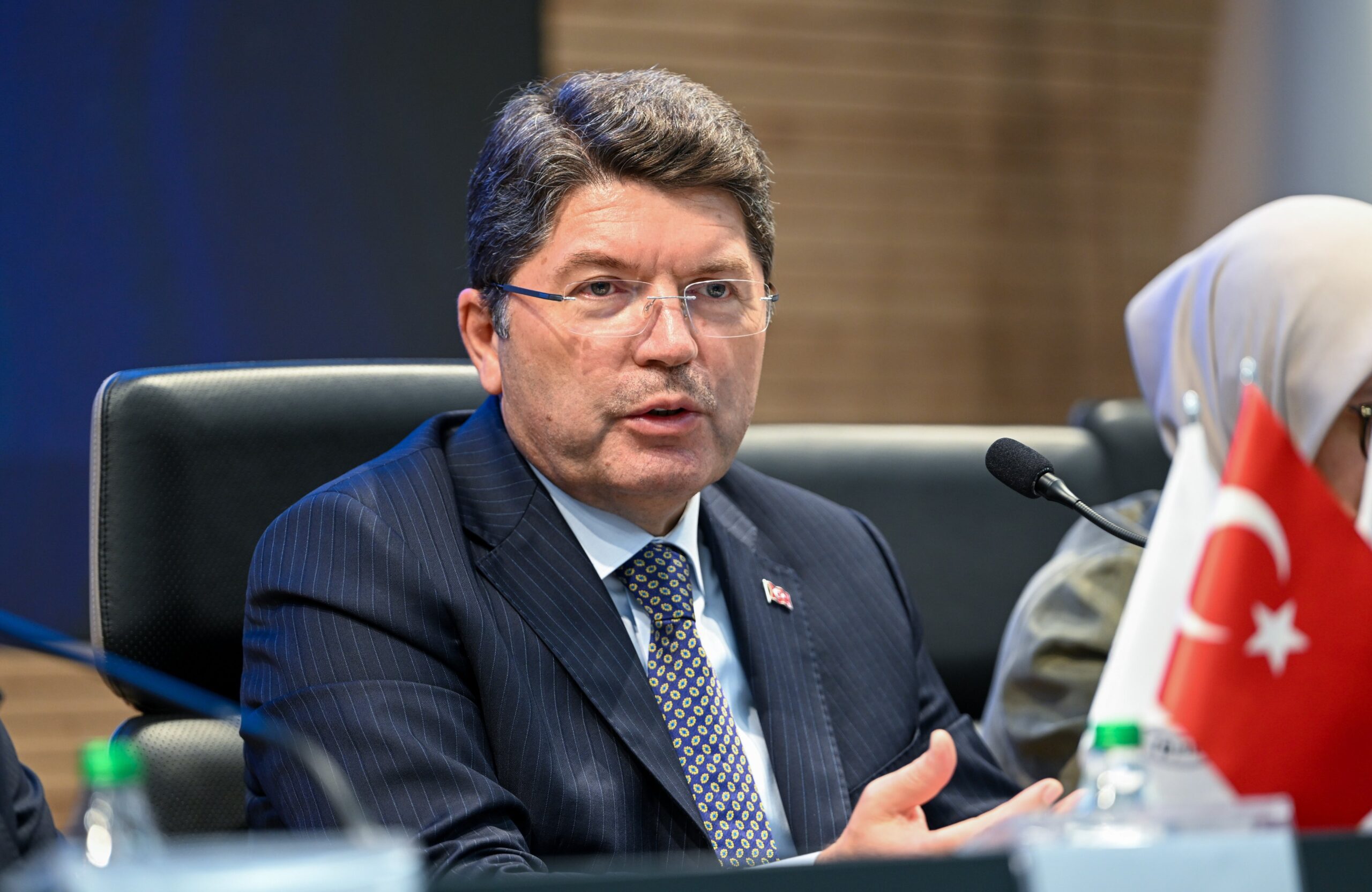 Adalet Bakanlığı, Menderes ve Arkadaşlarının İmralı’daki ilk kabirlerini “Vefa Anıtı” yaptı