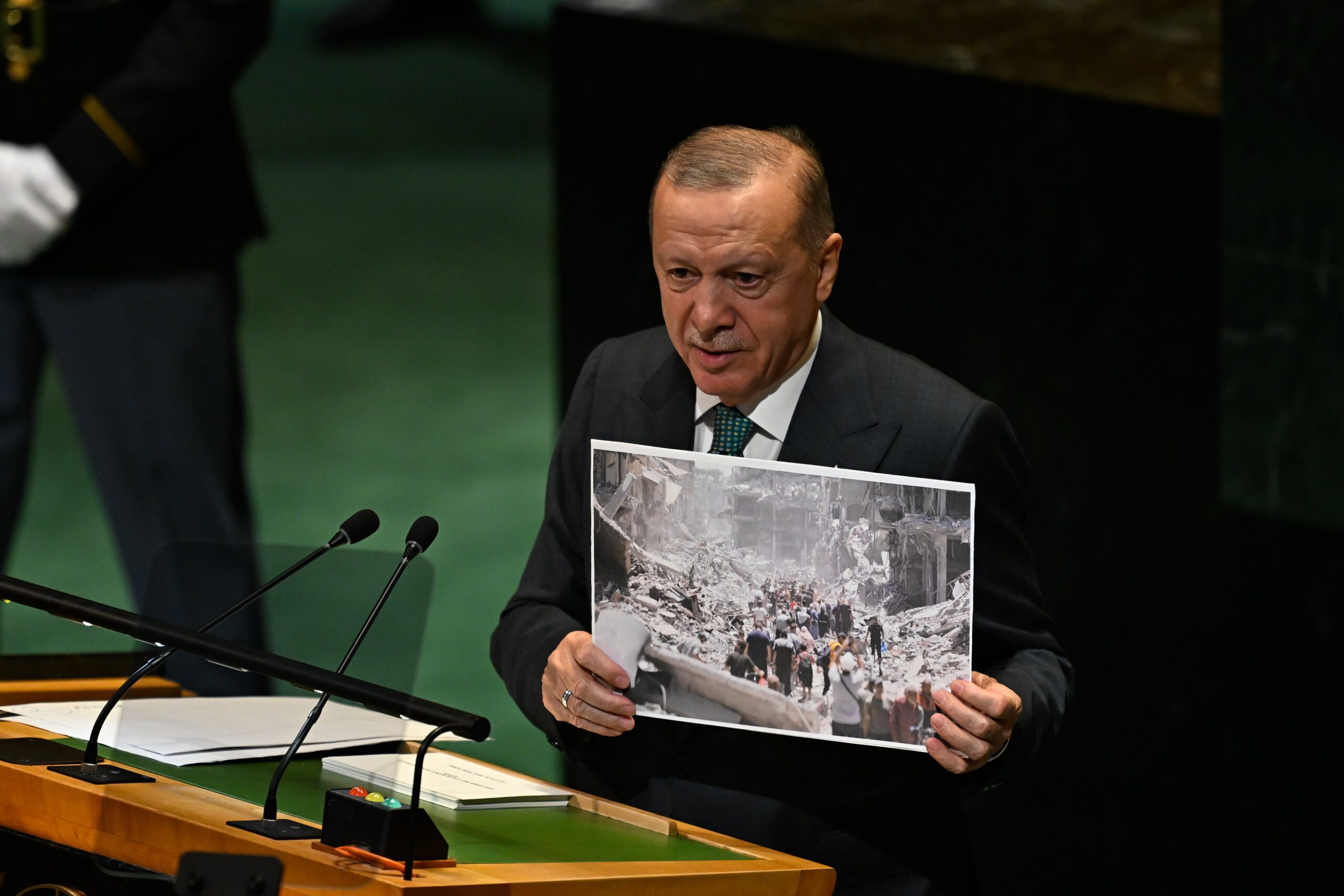 Cumhurbaşkanı Erdoğan, BM kürsüsünden Gazze fotoğrafıyla dünyaya seslendi: “Bunun adı hayata düşmanlıktır”