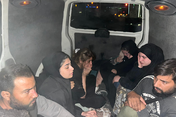 Hatay’da film gibi kovalamaca: Göçmen kaçakçısı kaza yapınca yakalandı