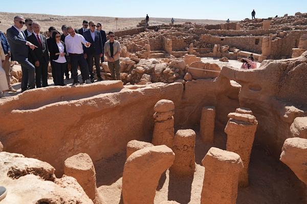 Prenses Mikasa Şanlıurfa arkeolojik alanlarını gezdi