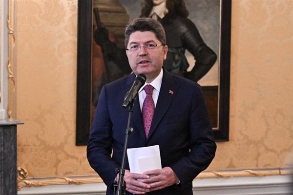 Bakan Tunç, şehit Cumhuriyet Başsavcısı Uzun’u andı