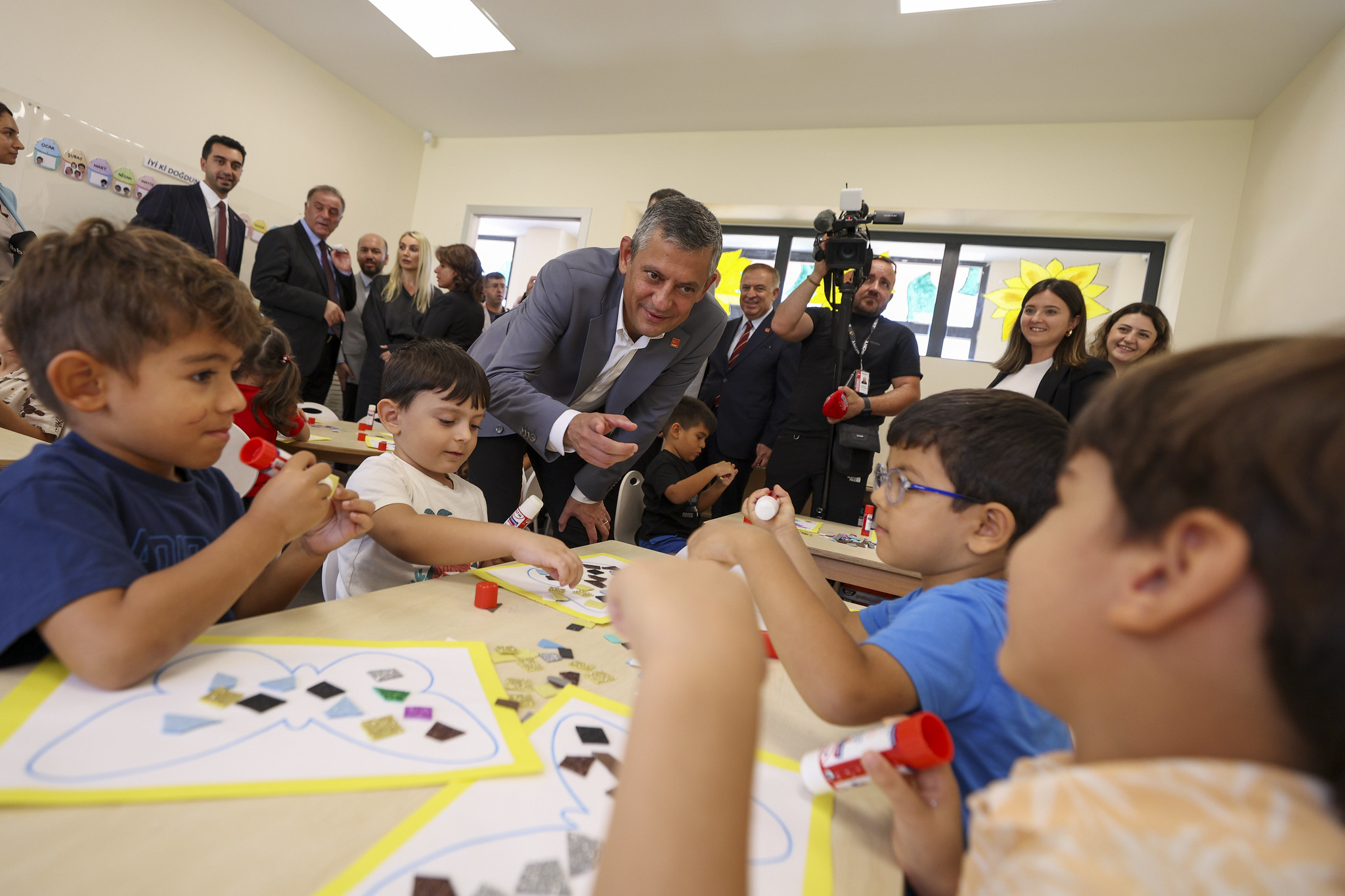 Özgür Özel, CHP’li belediyelerin hizmetlerini anlattı: “Tuzla’da arıtması olmayan okul kalmadı”
