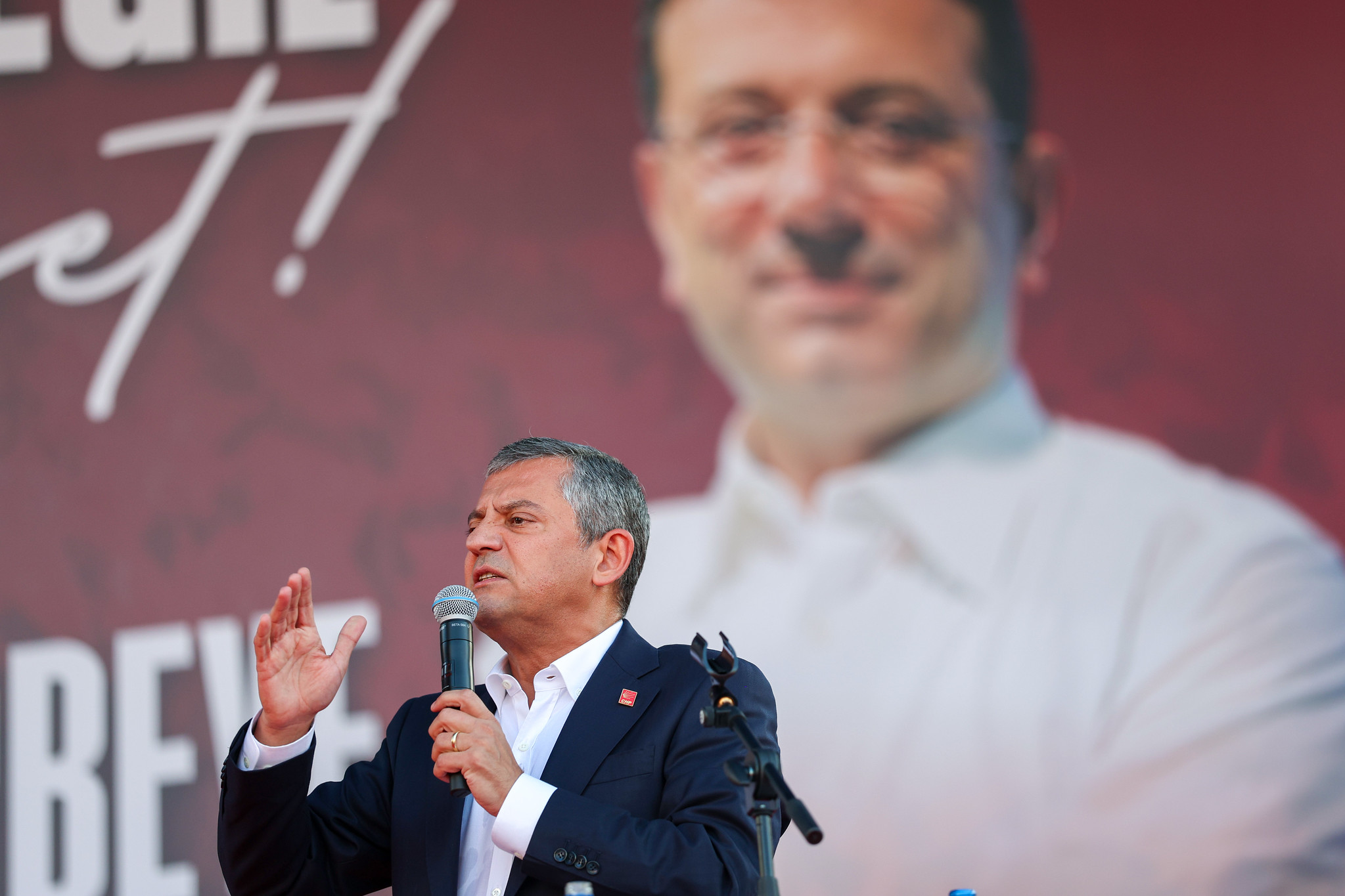 Özgür Özel Tandoğan’dan seslendi: “Emekli maaşı 8 çeyrek altından 2’ye düştü”