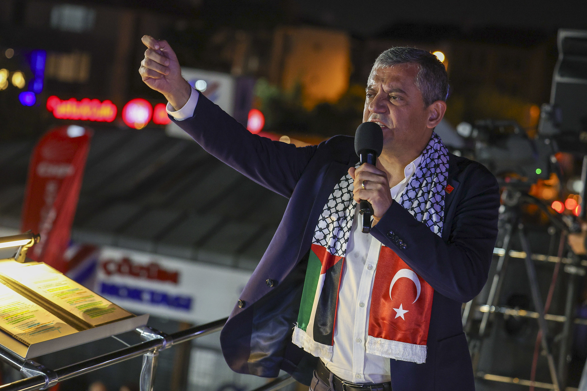 Özgür Özel’den Erdoğan’a sert Filistin eleştirisi: “İktidarın 65 bin canın gitmesine değer mi?”