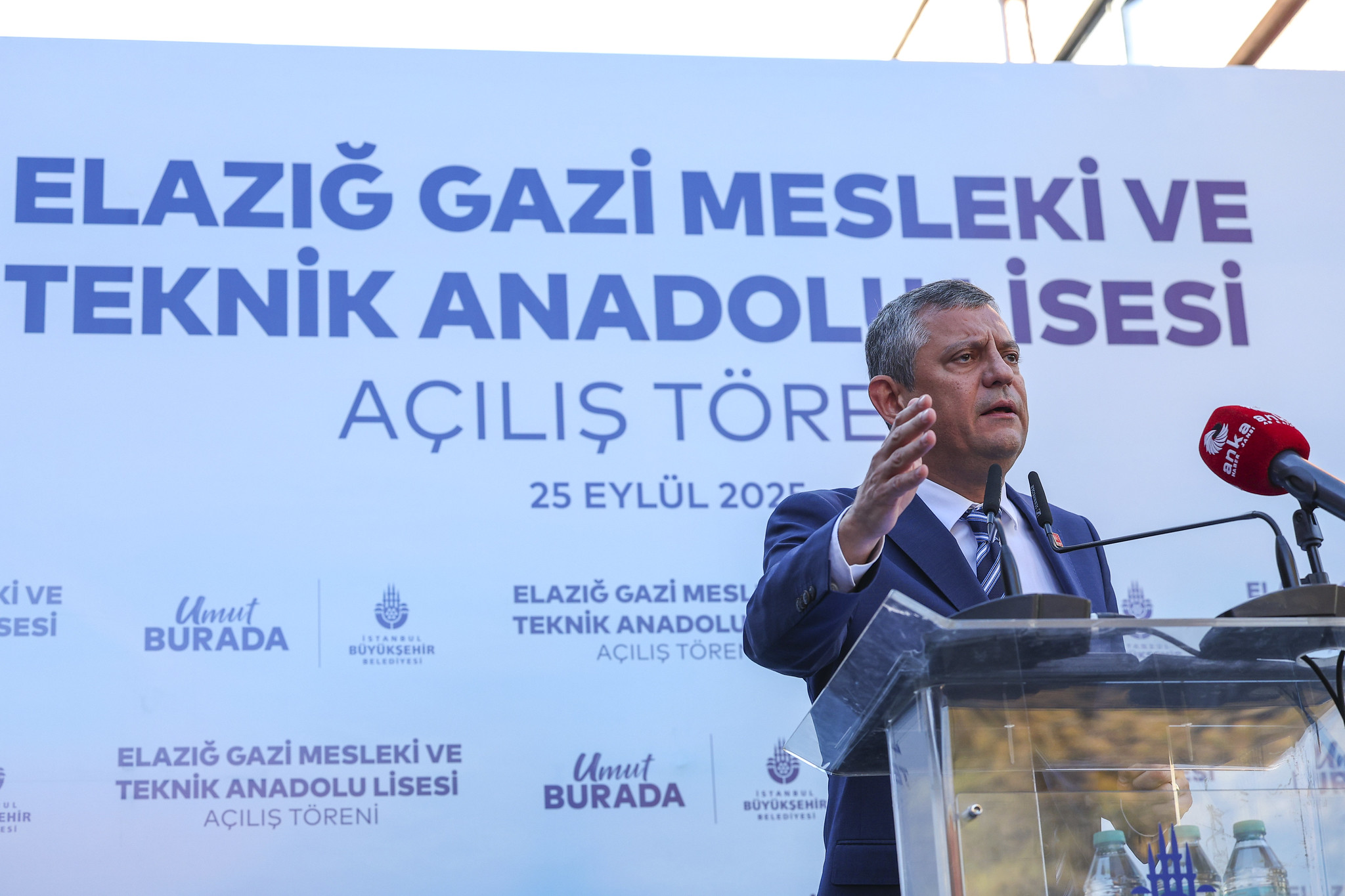 Özgür Özel Elazığ’dan seslendi: “Seçim kaybedince demokrasi treninden indiler”