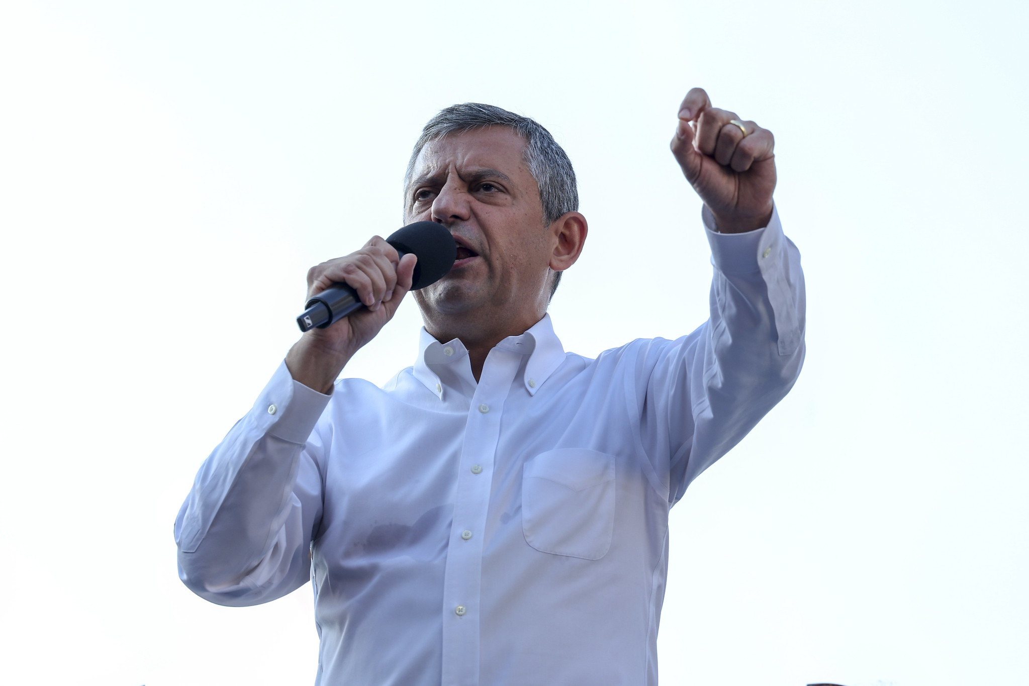 Özgür Özel Afyon’dan seslendi: “Mansur Yavaş’a uzanan kirli elleri bu millet kırar”