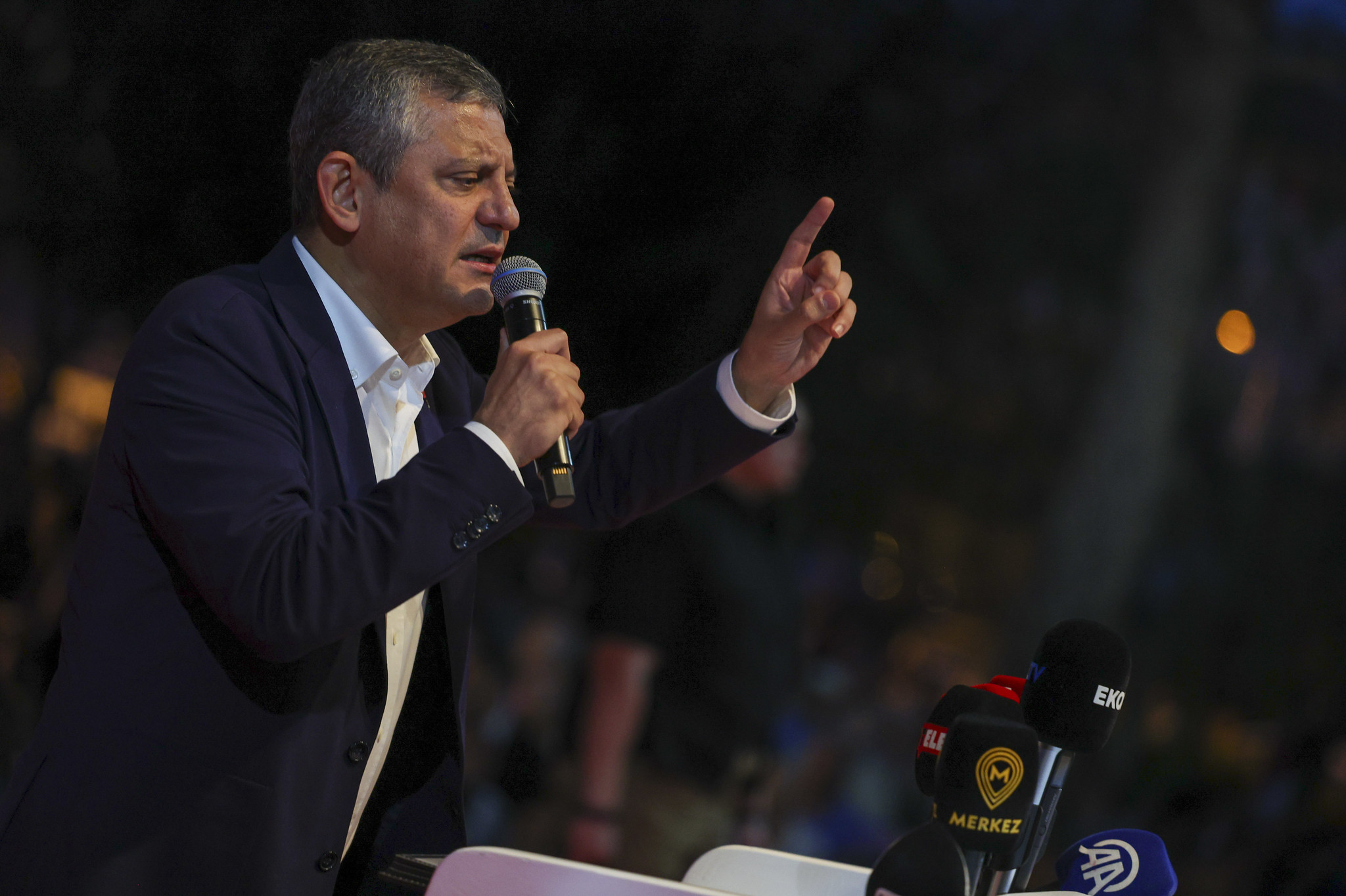 Özgür Özel Muğla’dan seslendi: “Zeytinlikleri işgal yasasına karşı sonuna kadar mücadele edeceğiz”