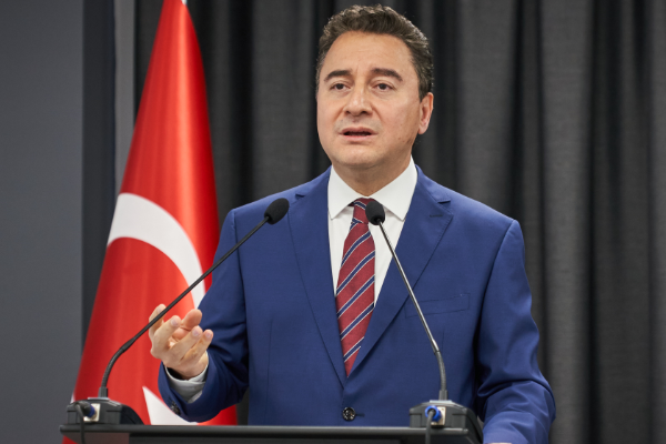 Ali Babacan’dan iktidara çağrı: “Kafanızı memleketin işlerine verin”