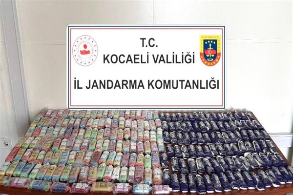 Gebze’de kaçakçılık operasyonu: Yüzlerce elektronik sigara ele geçirildi