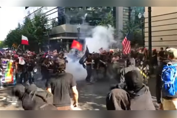 Orbán Trump’ın izinden giderek Macaristan’ın Antifa’yı terör örgütü ilan edeceğini söyledi