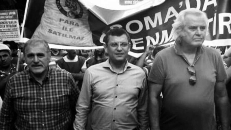 CHP Lideri Özgür Özel’den Tarık Akan anması: “Onu hep tavizsiz ve onurlu duruşuyla hatırlıyoruz”