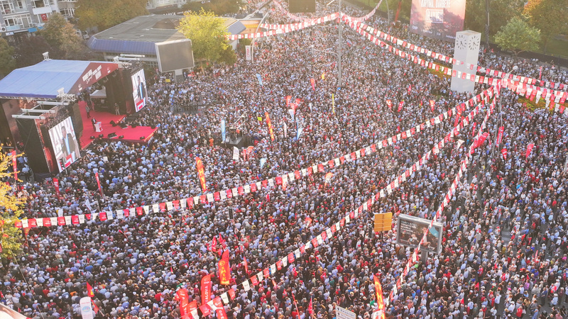 Tandoğan’da milyonlar toplandı: Özgür Özel’den Erdoğan’a “Hodri meydan, Getir sandığı!”