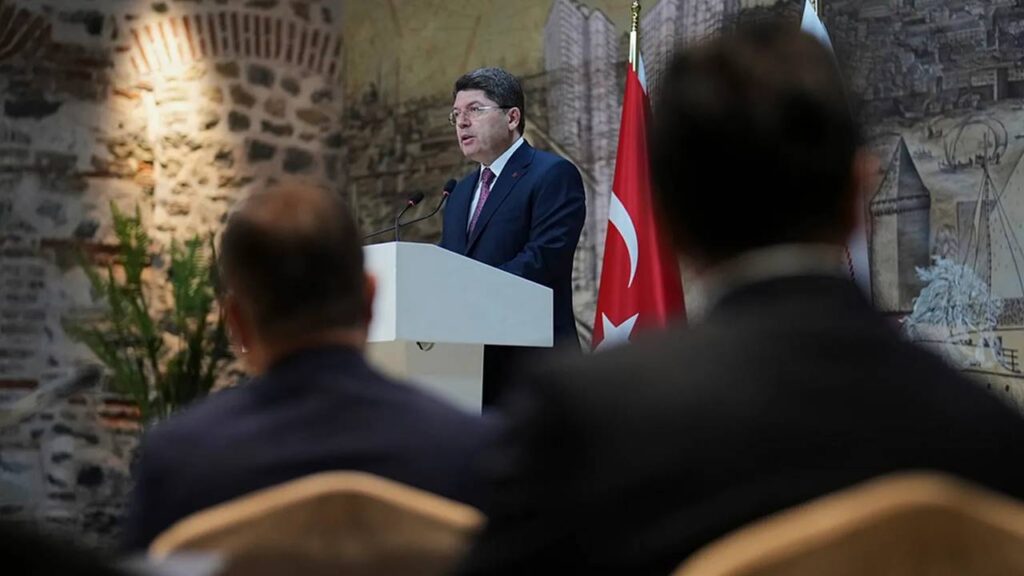 Adalet bakani Tunc 1