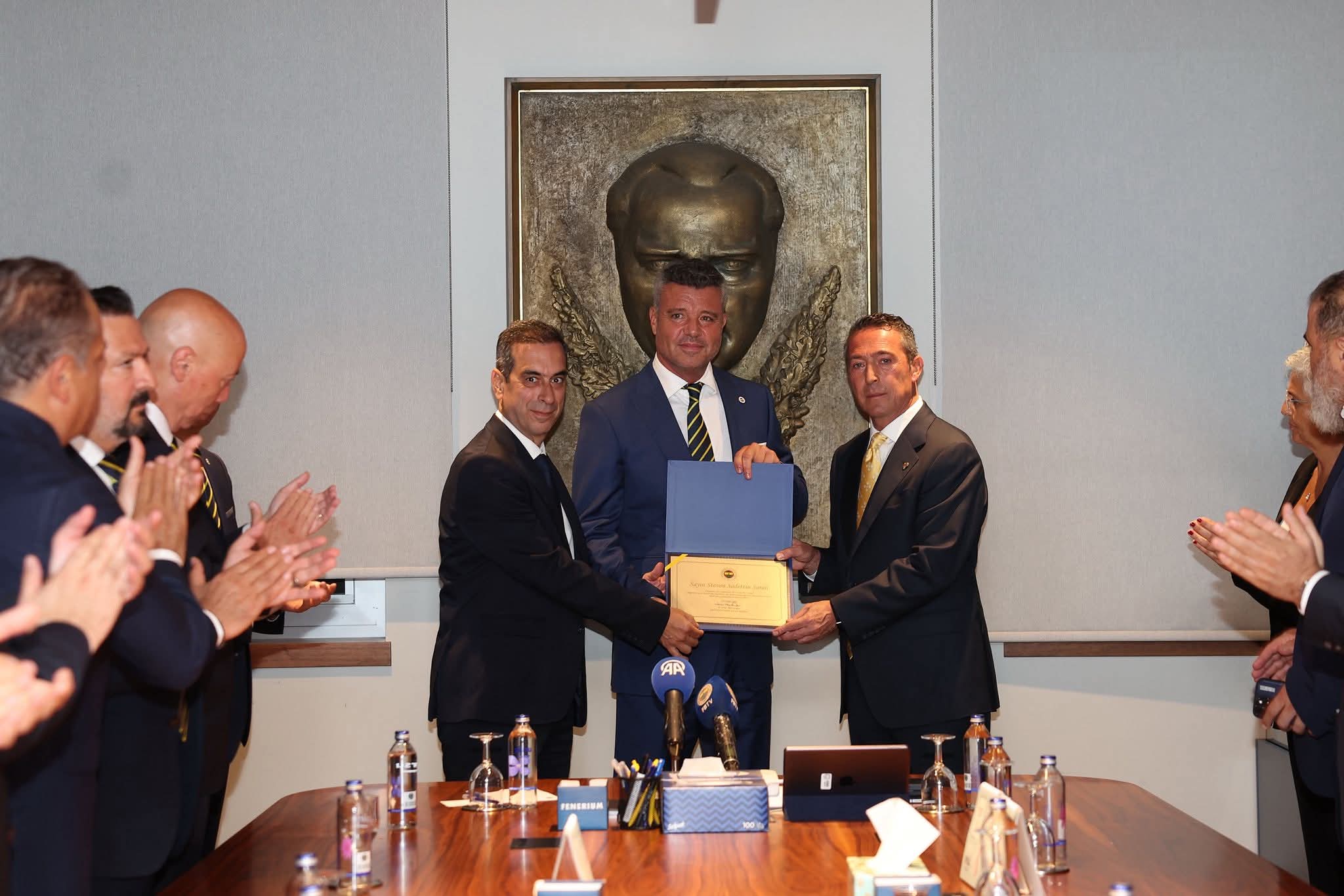 Fenerbahçe’de yeni dönem resmen başladı: Sadettin Saran ve yönetimi mazbatasını aldı