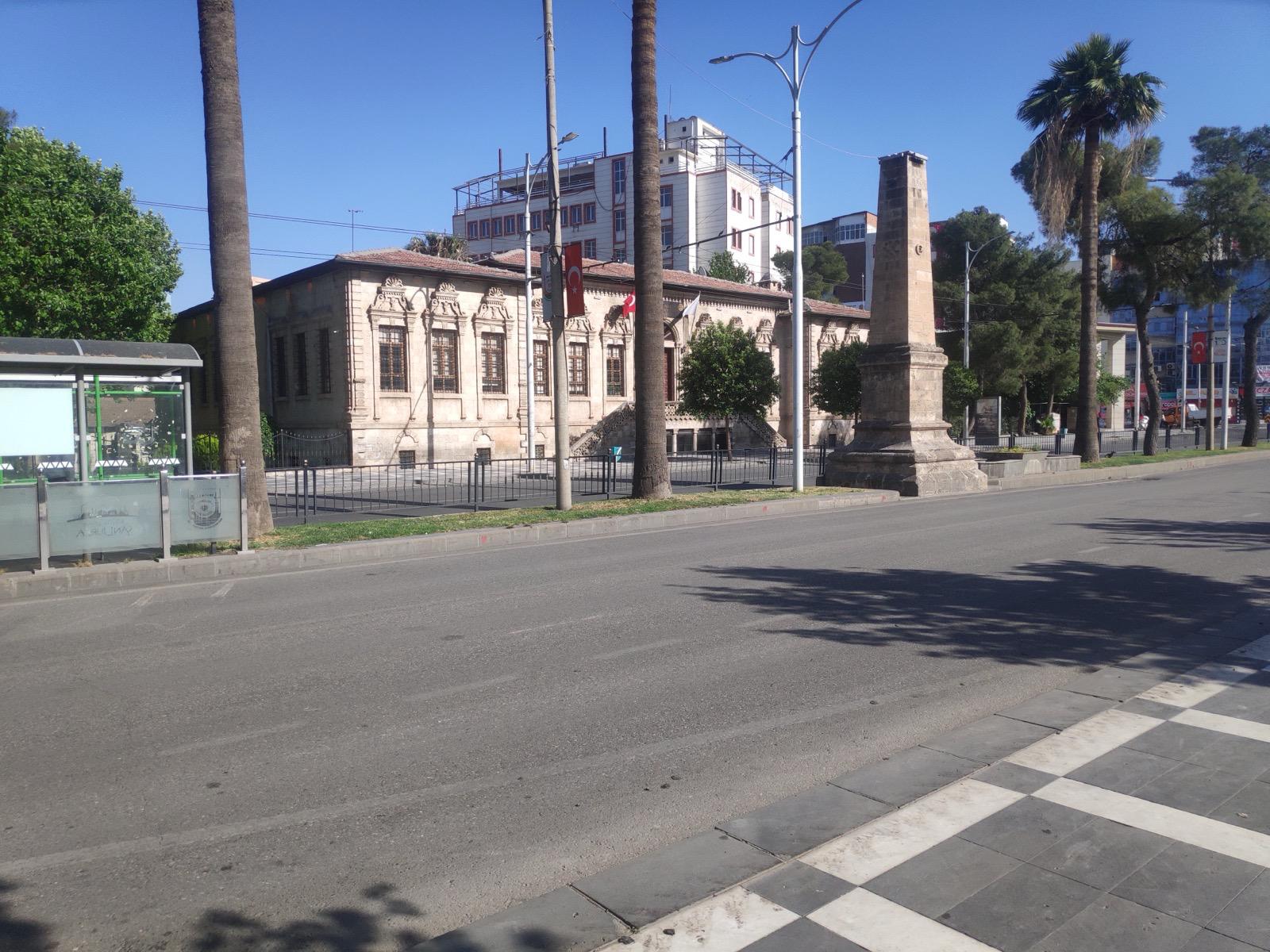 Şanlıurfa yanıyor: Termometreler 49 dereceyi gösterdi, Sokaklar boş kaldı