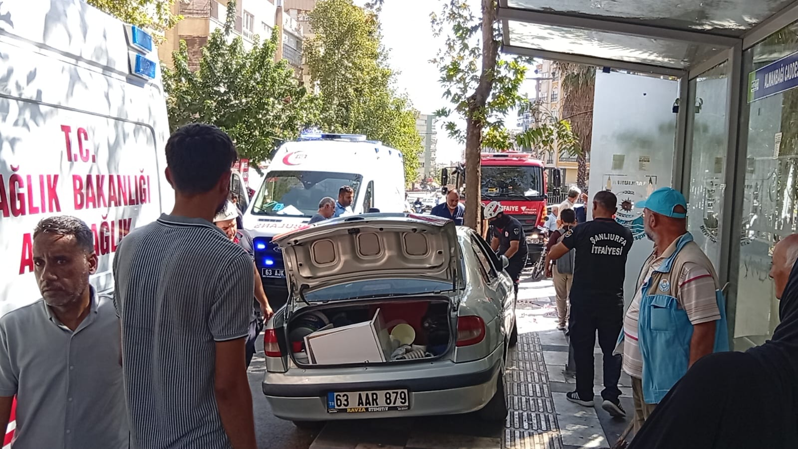 Şanlıurfa’da feci kaza: Otomobil durağa daldı, 8 yaşındaki öğrenci hayatını kaybetti