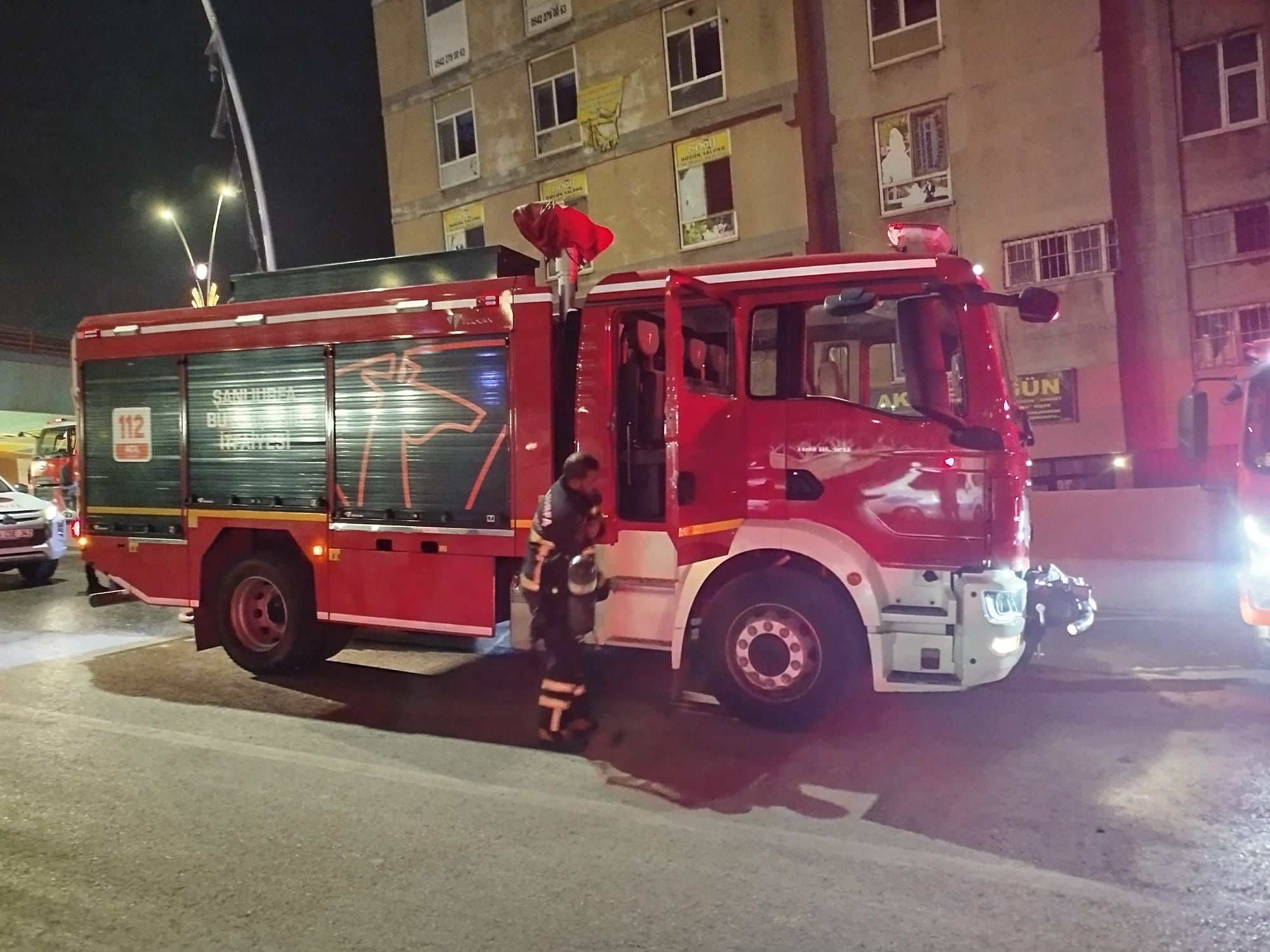 Şanlıurfa’da iş yeri yangını korkuttu