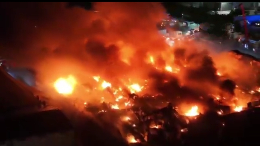 Niğde’deki fabrika yangını 4 saatte kontrol altına alındı