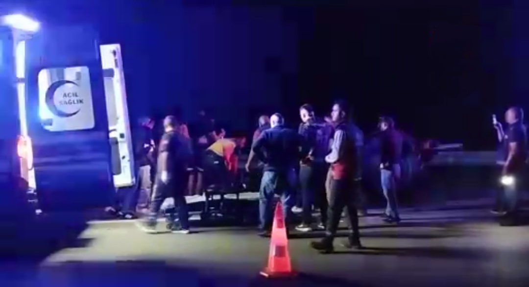 Sivas’ta zincirleme kaza ortalığı savaş alanına çevirdi: 3 yaşındaki çocuk ağır yaralı, Toplam 10 yaralı var