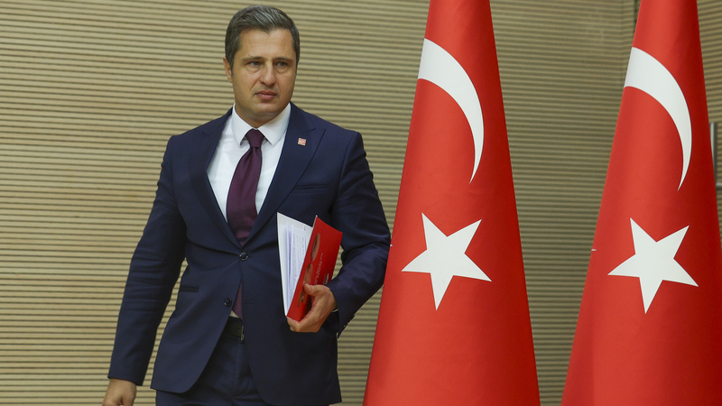 Deniz Yücel: “Ankara’daki mahkeme, millet iradesini gasp eden kifayetsiz muhterislere en net mesajı vermiştir”