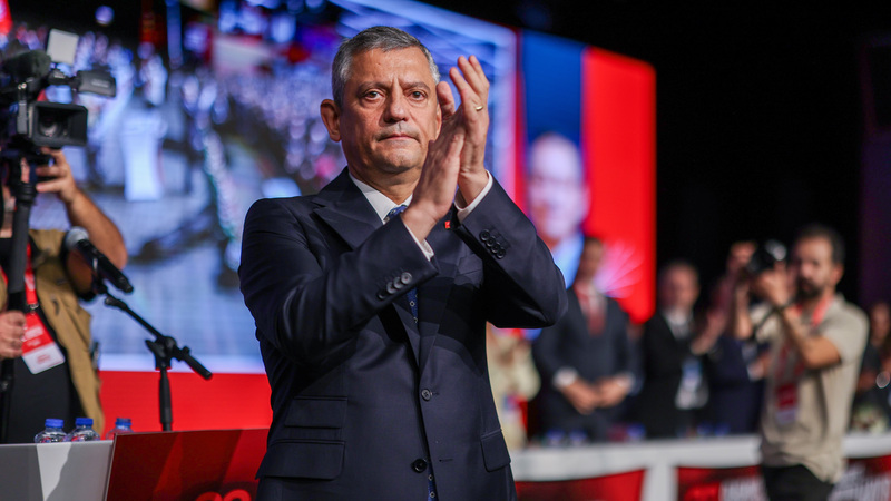 Yeniden seçilen Özgür Özel’den ilk mesaj: “Safları sıklaştıracağız!”