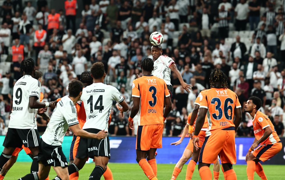 Beşiktaş, Heyecan dolu mücadelede Başakşehir’i 2-1 mağlup etti