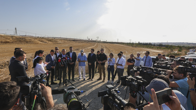 Özgür Özel’den silivri çıkışı: “Yargı tarihinin en utanç verici iddianamelerinden biri paçavra oldu”