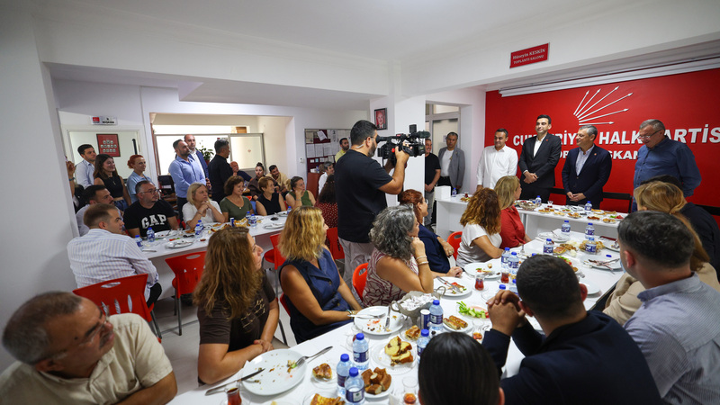 CHP Genel Başkanı Özgür Özel, Sinop’ta Parti örgütü ve Belediye başkanıyla buluştu