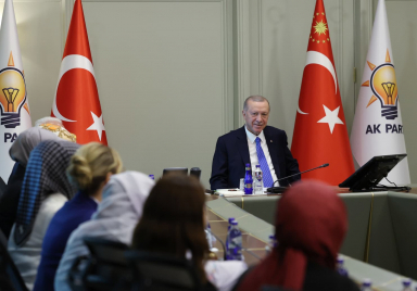 Cumhurbaşkanı Erdoğan, AK Parti’li kadın belediye başkanlarını kabul etti