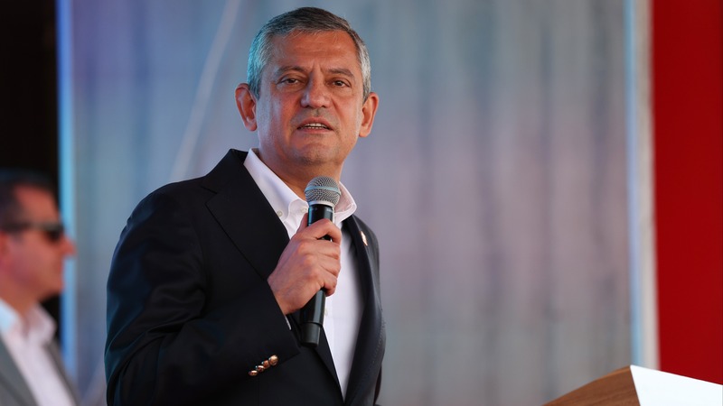 Özgür Özel’den Erdoğan’a canlı yayın meydan okuması: “Yarın akşam TRT’ye karşıma çık”