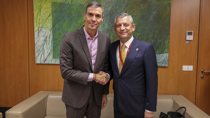 CHP Lideri Özgür Özel, İspanya Başbakanı Sanchez ile görüştü: Gündem filistin ve demokrasi dayanışması