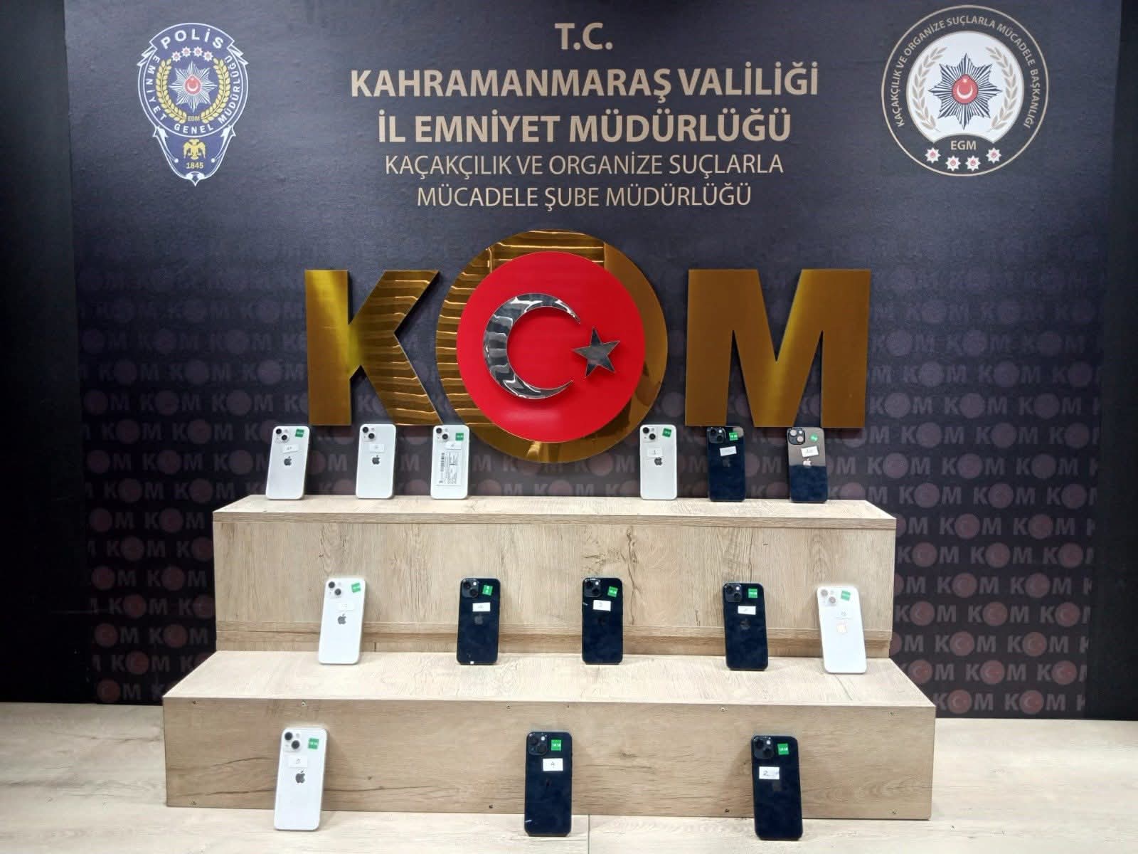 Kahramanmaraş’ta KOM’dan kaçakçılık operasyonları: Kaçak Telefonlar ve yüz binlerce makaron ele geçirildi