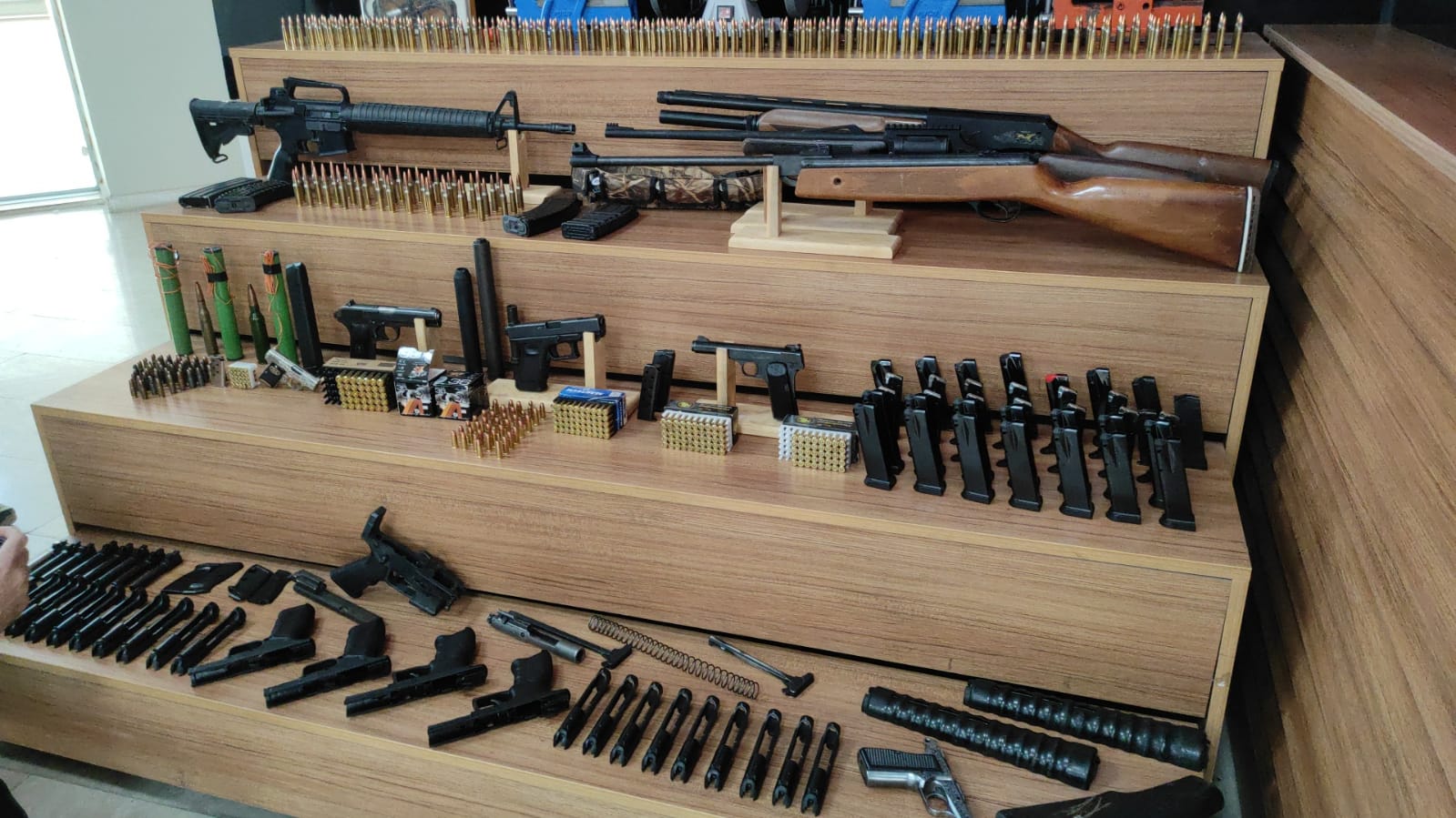 Şanlıurfa’da silah atölyesine baskın: Uçaksavar mermisi dahil çok sayıda silah ele geçirildi