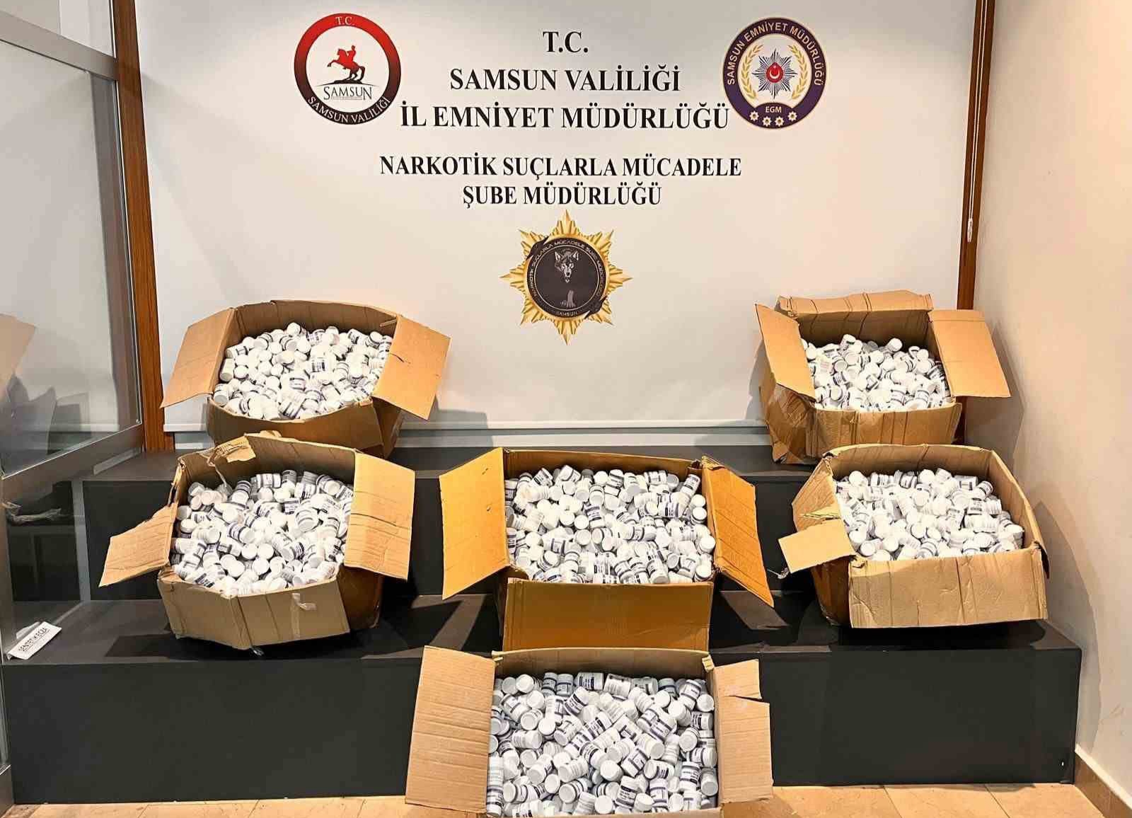 Samsun’da tıra operasyon: 153 binden fazla uyuşturucu hap ele geçirildi!