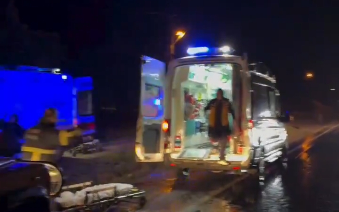 Kastamonu’da tur midibüsü devrildi: 25 kişi yaralandı